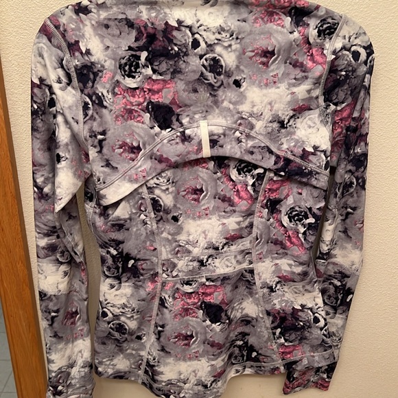 Lululemon Define Jacket - Picture 2 of 8